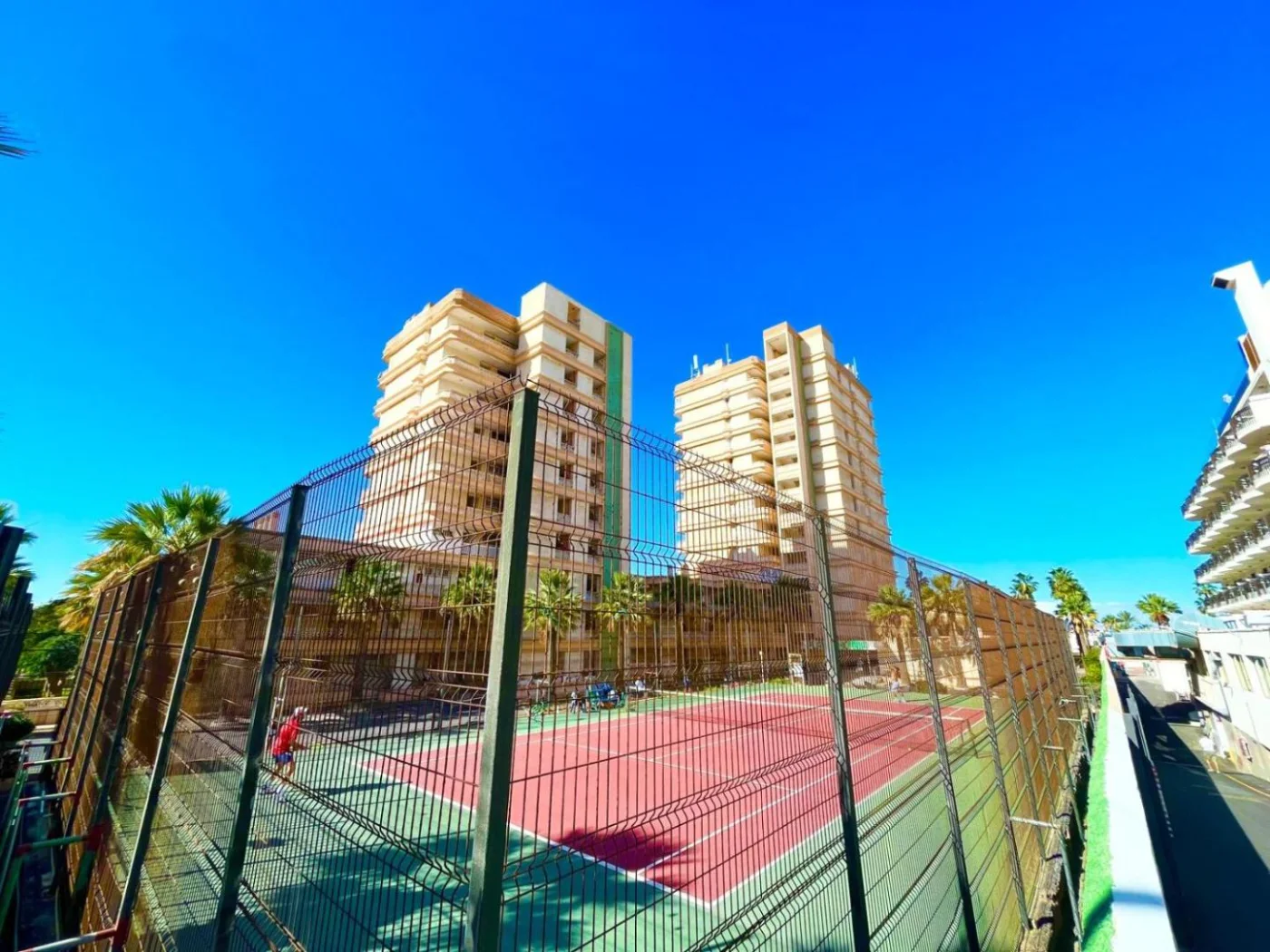 Vistas a las torres y las pistas